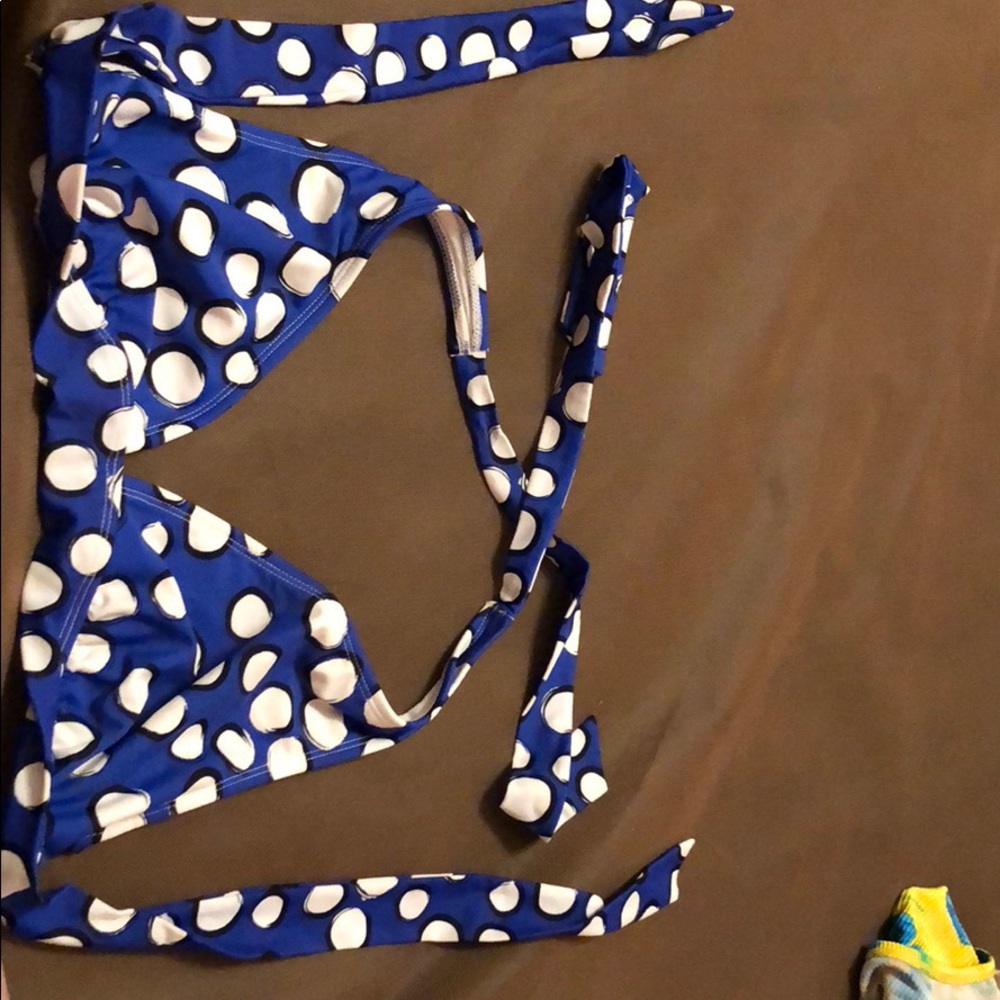 Bathing suits - Picture 2 of 5